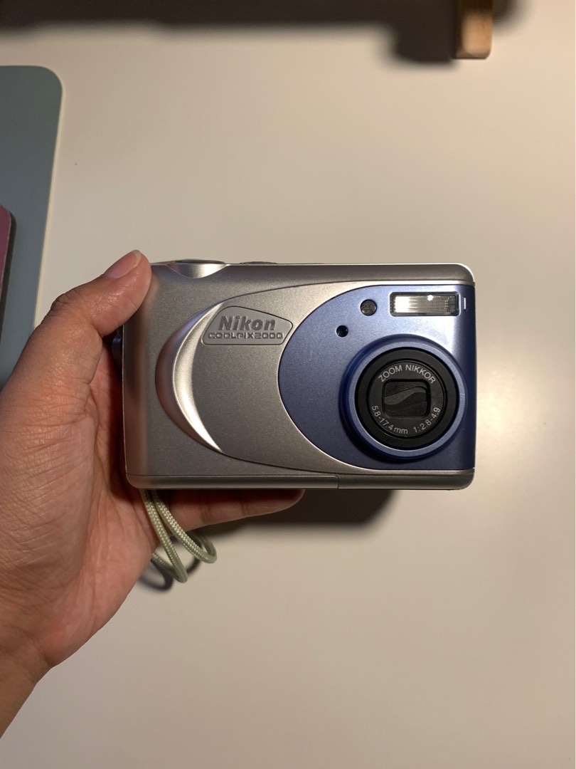 Nikon Coolpix 2000, Photography, Cameras on Carousell