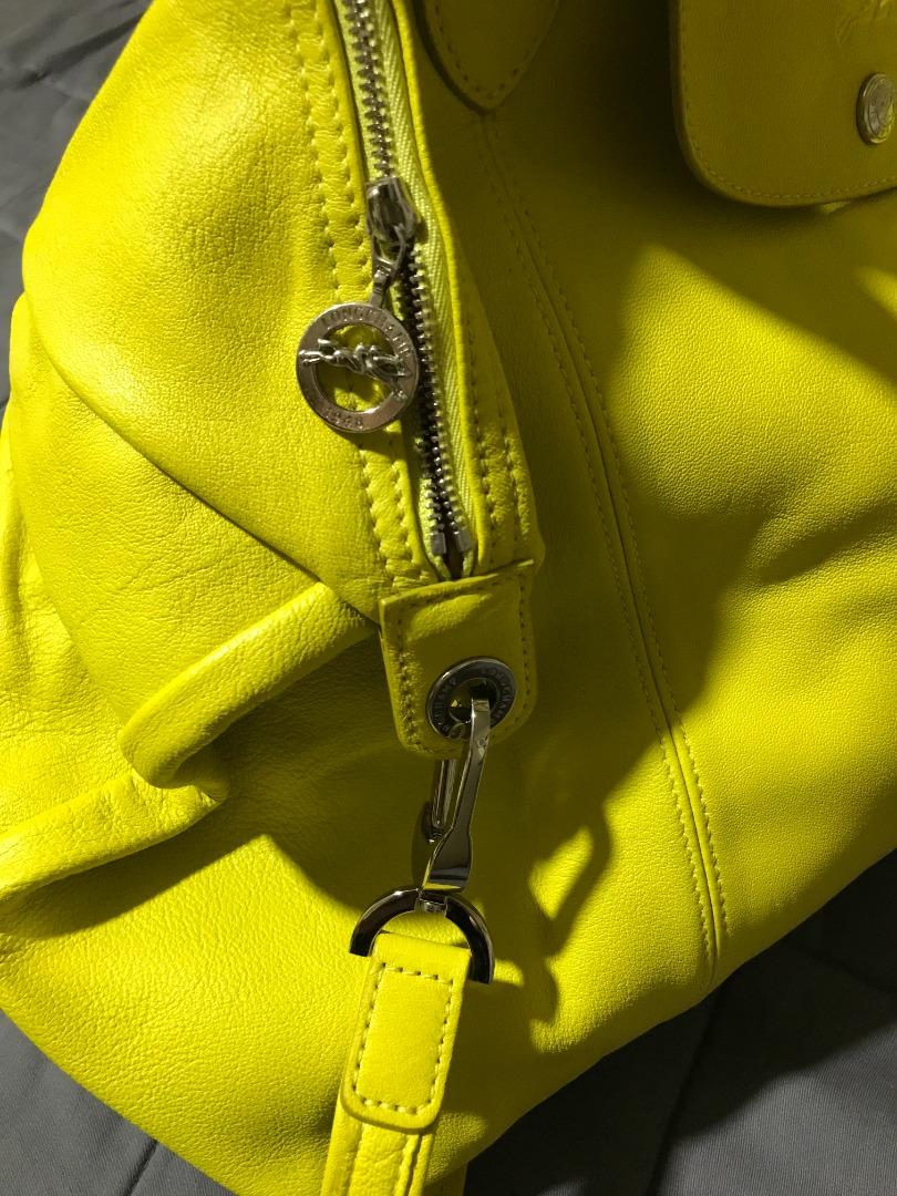 Le Pliage Cuir in leather / Lemon by Longchamp