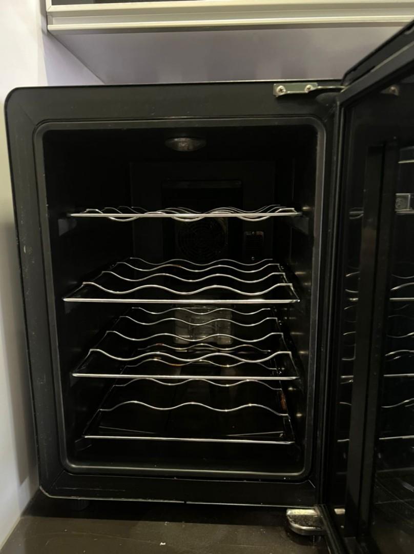 Pacifica wine chiller, TV & Home Appliances, Kitchen Appliances, Wine