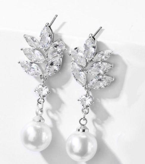 Pearl ring of leaves drop earrings dangling ear stud luxury
