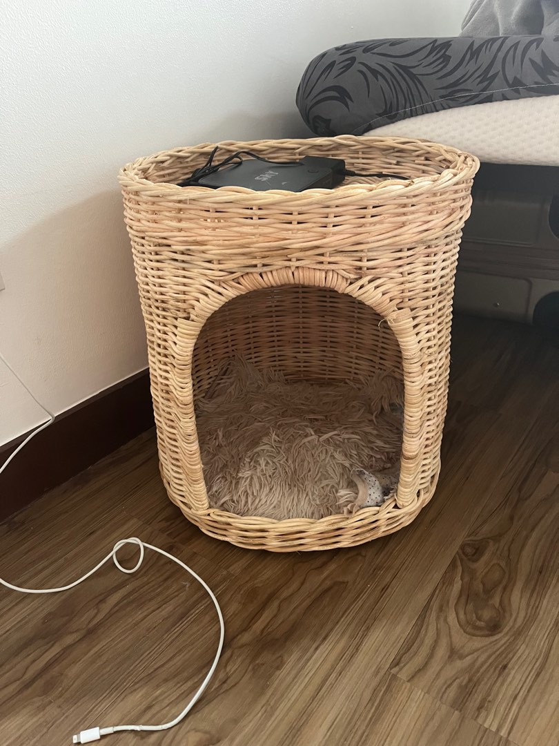 Pet house bed/ bed side table, Pet Supplies, Homes & Other Pet Accessories on Carousell