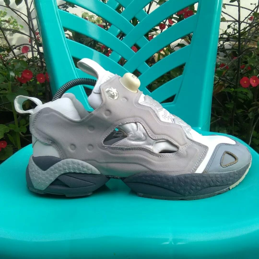 Reebok x chanel sz 42 27cm Fesyen Pria Sepatu Sneakers di
