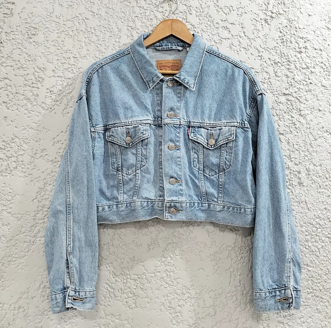 REPRICED Levi's Cropped Dad Trucker Vintage Denim Jacket Women's Levis,  Women's Fashion, Coats, Jackets and Outerwear on Carousell