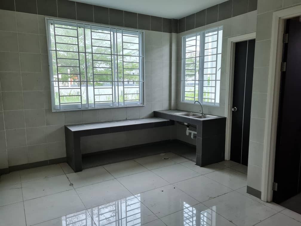 Samarahan Uni Central Double Storey Corner House for rent, Property