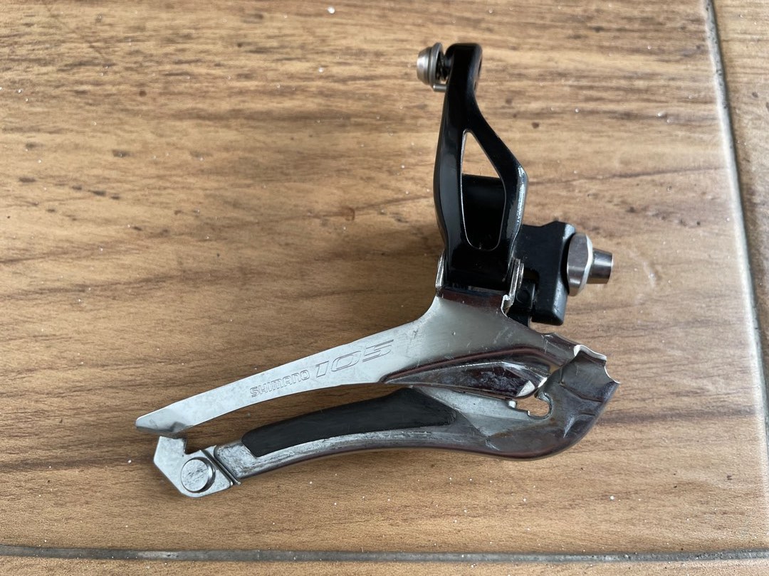 Shimano 105 front derailleur 11s, Sports Equipment, Bicycles & Parts