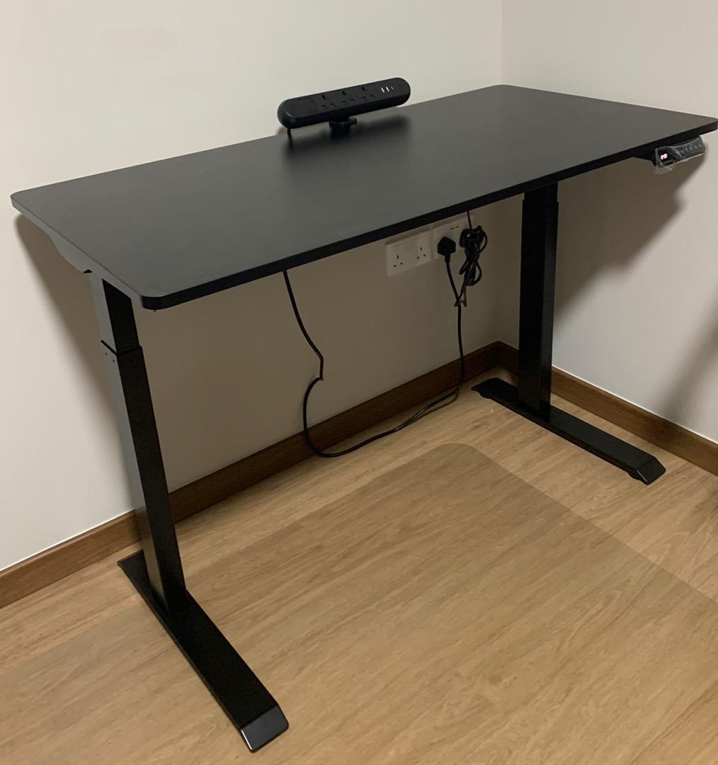 Squirrey Electric Height Adjustable Smart Desk, Furniture & Home Living
