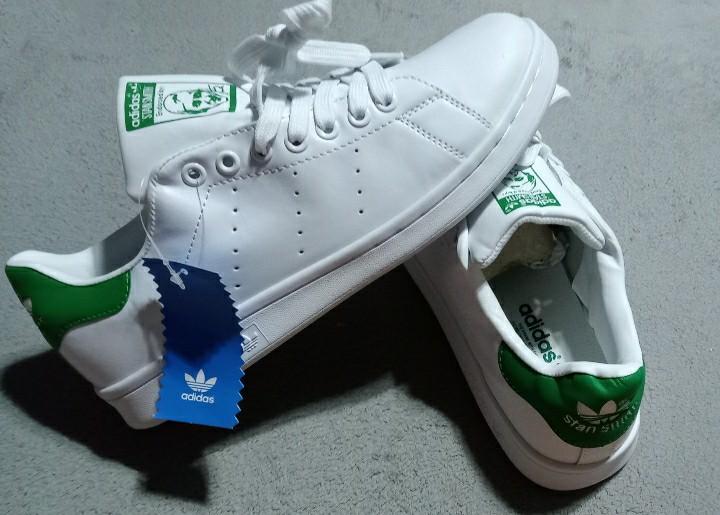 stan smith retro sneakers