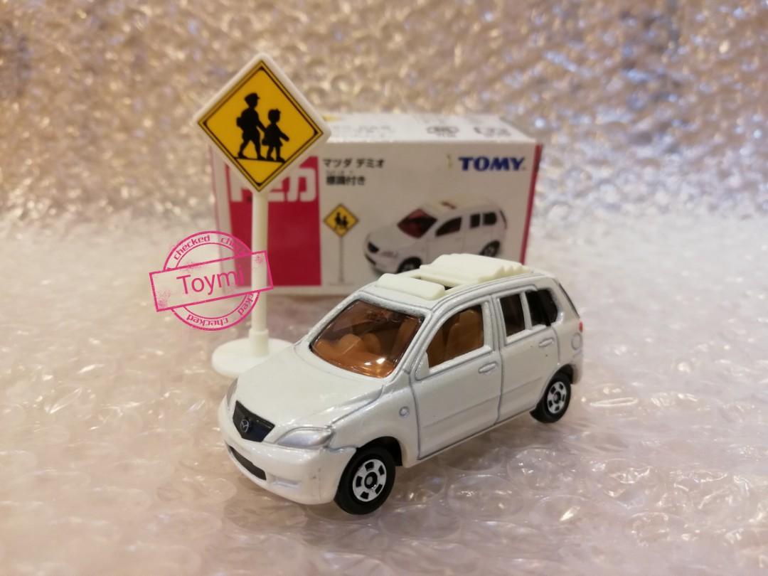Tomica Mazda Demio Primer Color Especial 086