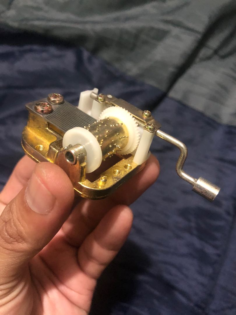 Vintage Small windup crank up music box, Hobbies & Toys, Memorabilia