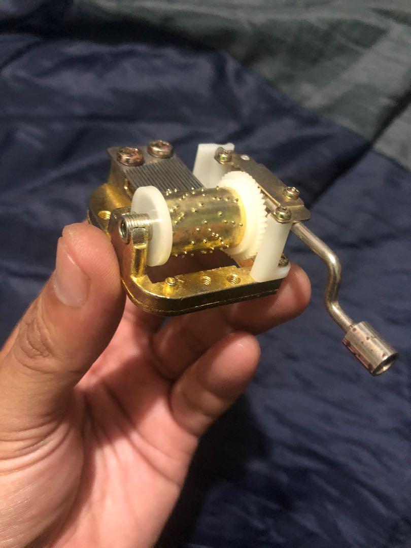 Vintage Small windup crank up music box, Hobbies & Toys, Memorabilia