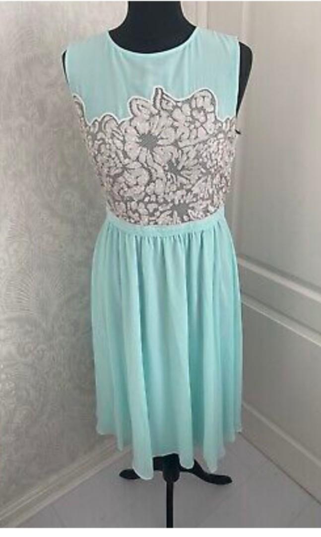 Warehouse green lace midi outlet dress