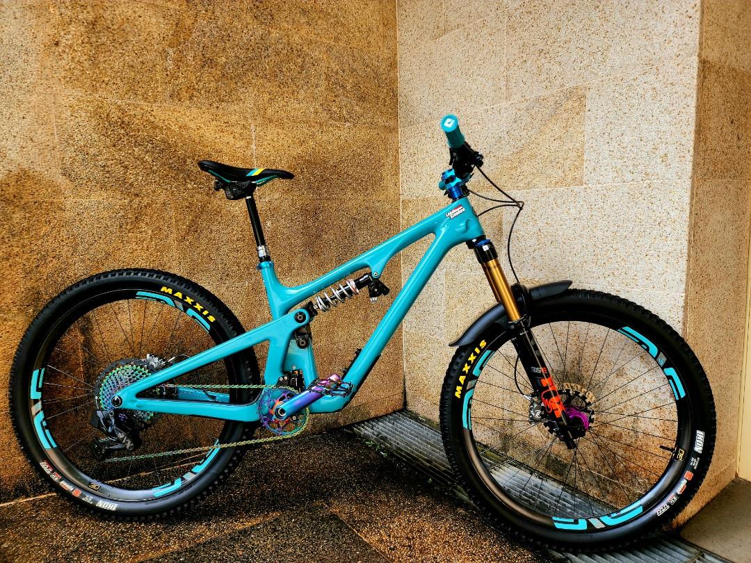 Yeti SB140 TURQ AXS XX1 EeWings Chris King ENVE Push Eleven
