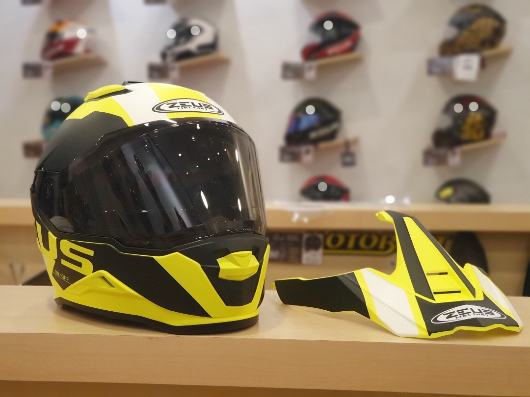 ZEUS Helmet, Auto Accessories on Carousell