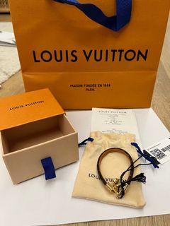 Louis Vuitton LV Padlock Bracelet Orange Leather & Metal. Size 17