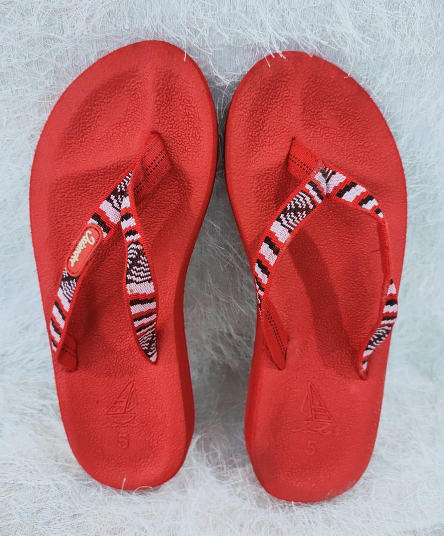 Authentic Islander Size 5 (Category: Slippers and slides) located in Cainta. Submitted by gerlaystreasures (Listing ID 1181338465, Image 1). Description: Authentic Islander Slippers Size 5 Blended EVA and natural rubber sole.