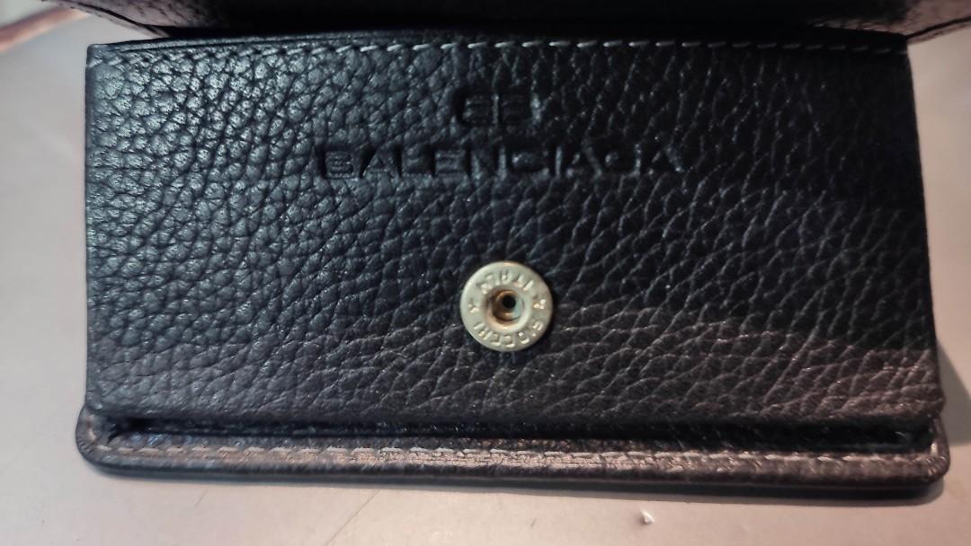 Balenciaga Coinholder (Category: Luxury Bags & Wallets) located in Baguio. Submitted by greatdealfinder (Listing ID 1144115596, Image 2). Description: Balenciaga coinholder in black very nice and clean bottom can hold cards few loose bills.
