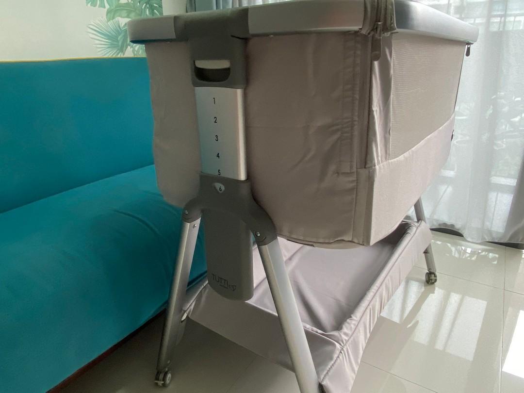 Bedside cosleeper tutti bambini cozee, Babies & Kids, Baby Nursery & Kids Furniture, Cots