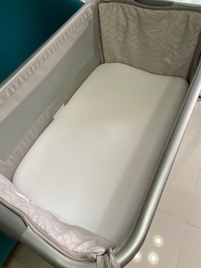 Bedside cosleeper tutti bambini cozee, Babies & Kids, Baby Nursery & Kids Furniture, Cots