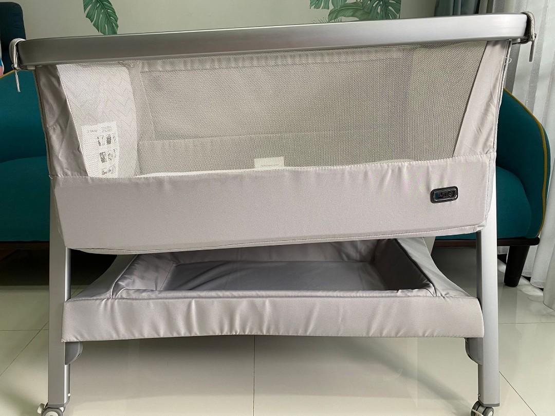 Bedside cosleeper tutti bambini cozee, Babies & Kids, Baby Nursery