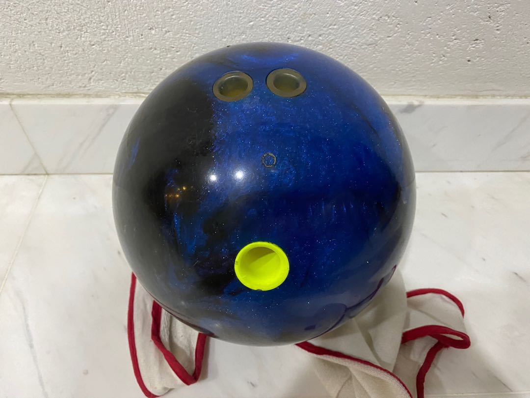 Bowling Ball, Sports Equipment, Sports & Games, Billiards & Bowling on