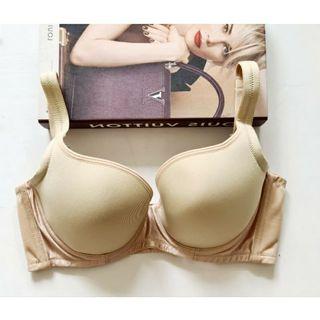 Bra triumph side shape