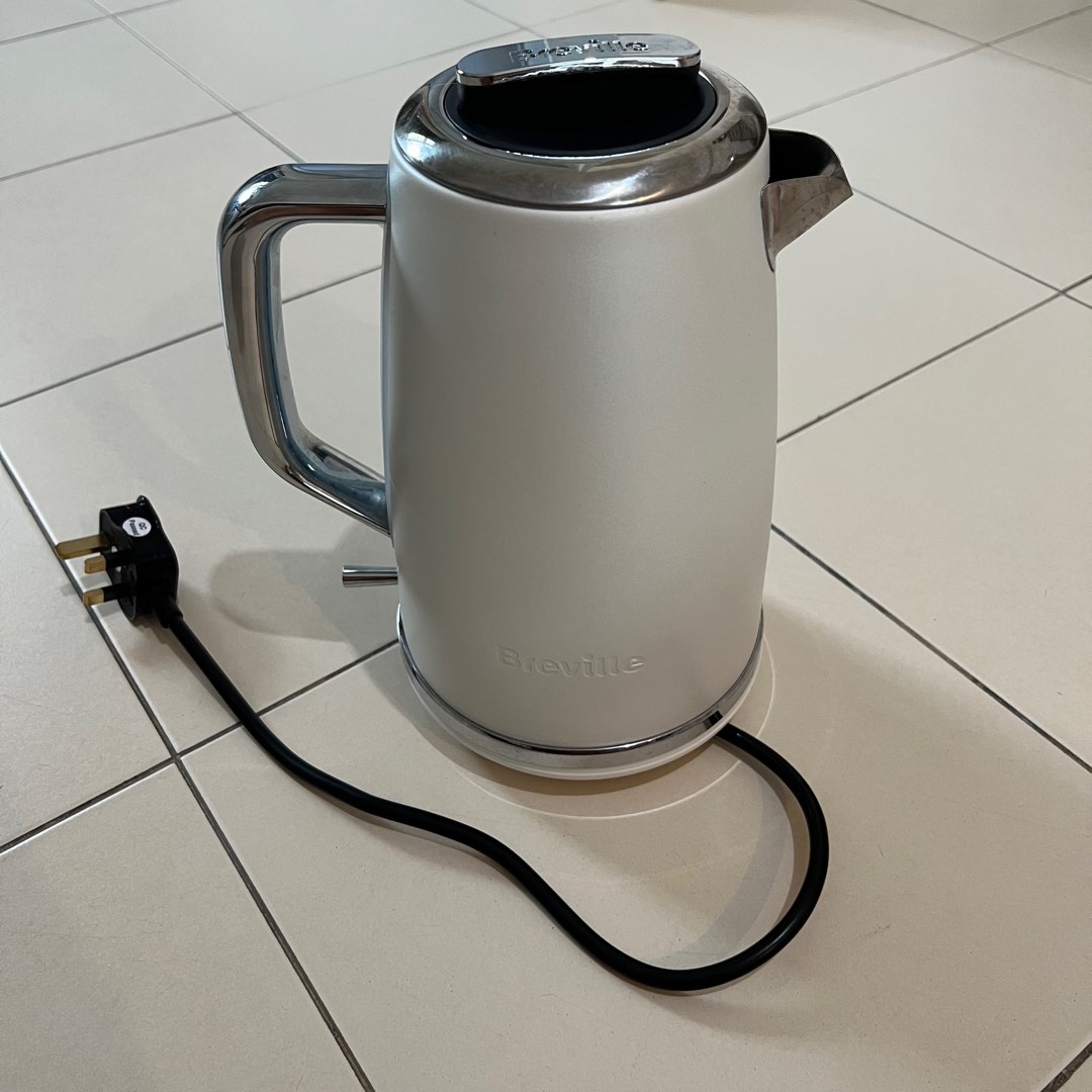 Breville Lustra 1.7l kettle white cream, TV & Home Appliances, Kitchen