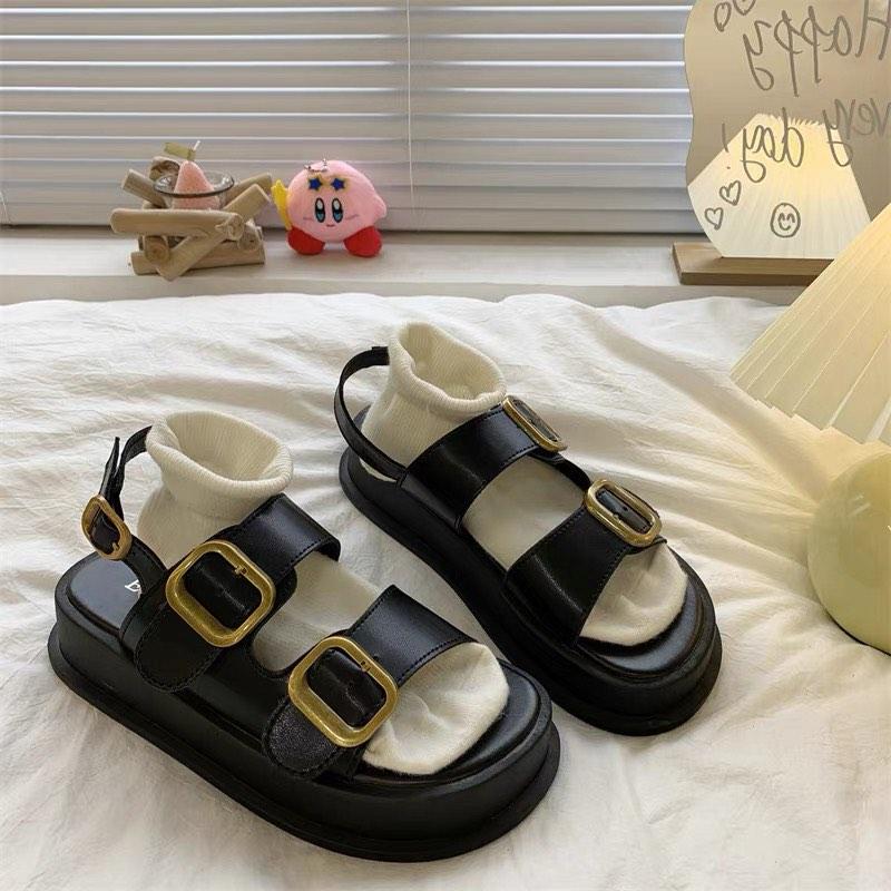 Double strap slides outlet