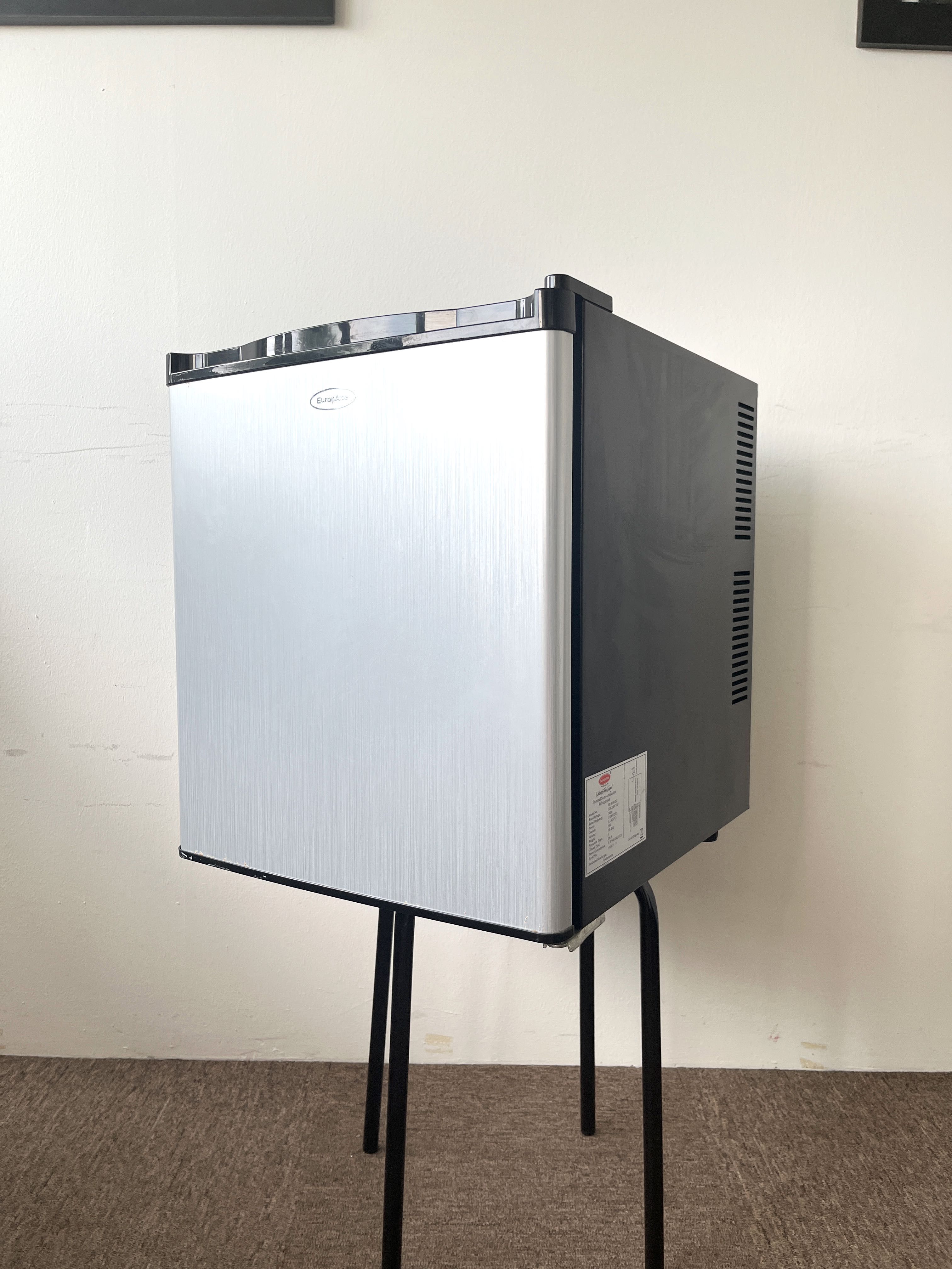 Compact 50L fridge, TV & Home Appliances, Kitchen Appliances