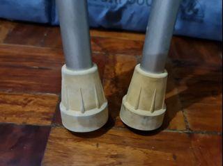 Crutches (1 pair)