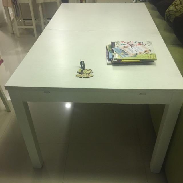 Dinner Table (Category: Tables & Sets) located in Singapore. Submitted by bestalan322 (Listing ID 88856697, Image 1). Description: Dinner table .