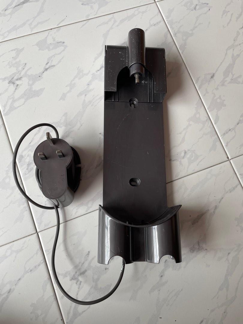 Dyson V7 Absolute with accessories, TV & Home Appliances, Vacuum