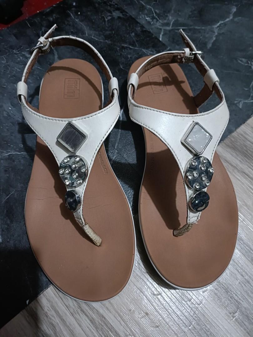 Fitflop Lainey Circle Toe Thongs Women s Fashion Footwear Flats