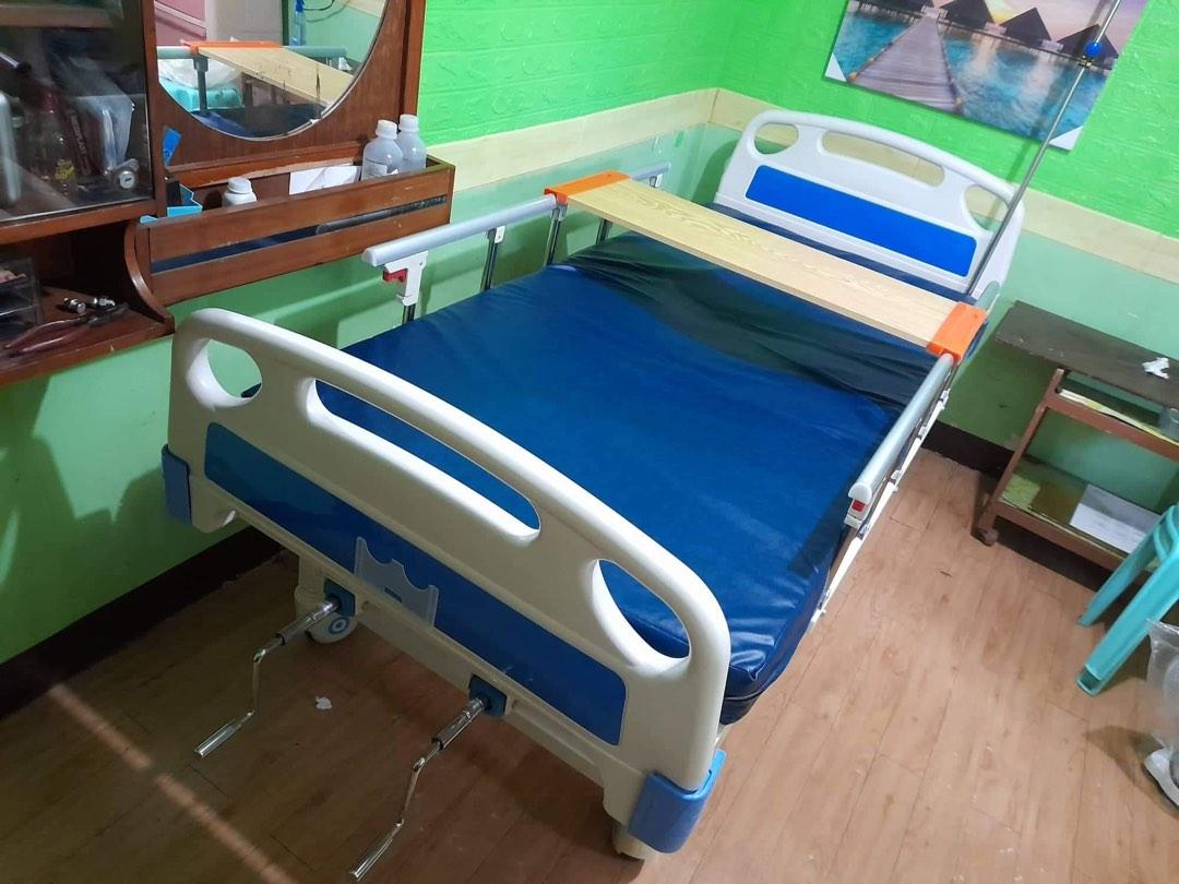 [For Sale] Hospital Bed with Complete set, Health & Nutrition, Medical