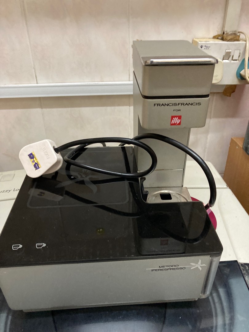 Francis Francis Y1.1 iperEspresso Machine for illy (pod coffee espresso