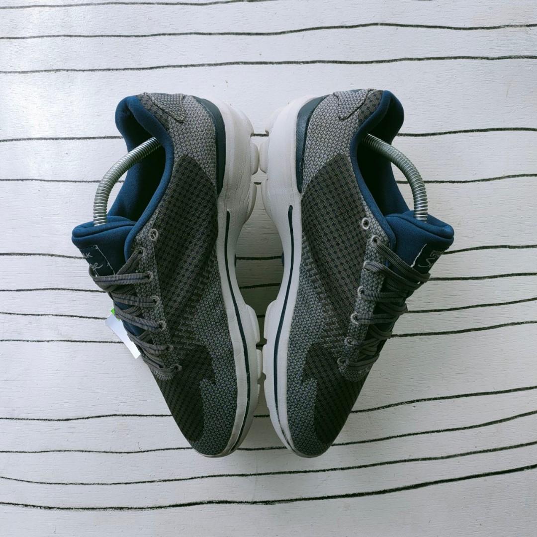 Skechers go walk 2025 surge