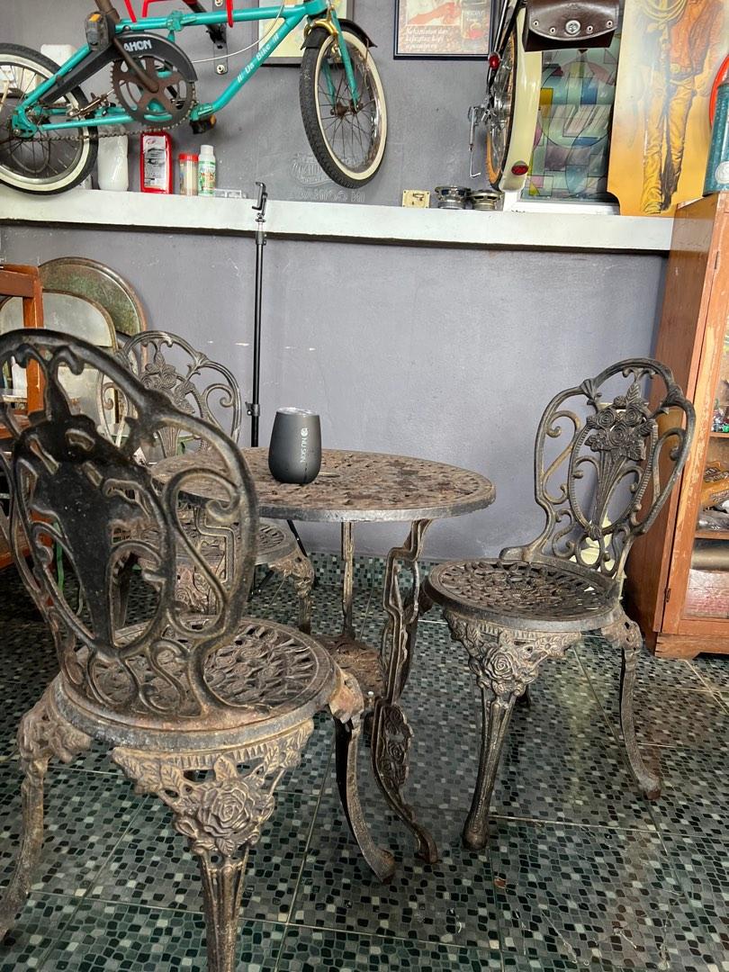 kerusi besi, Hobbies & Toys, Collectibles & Memorabilia, Vintage
