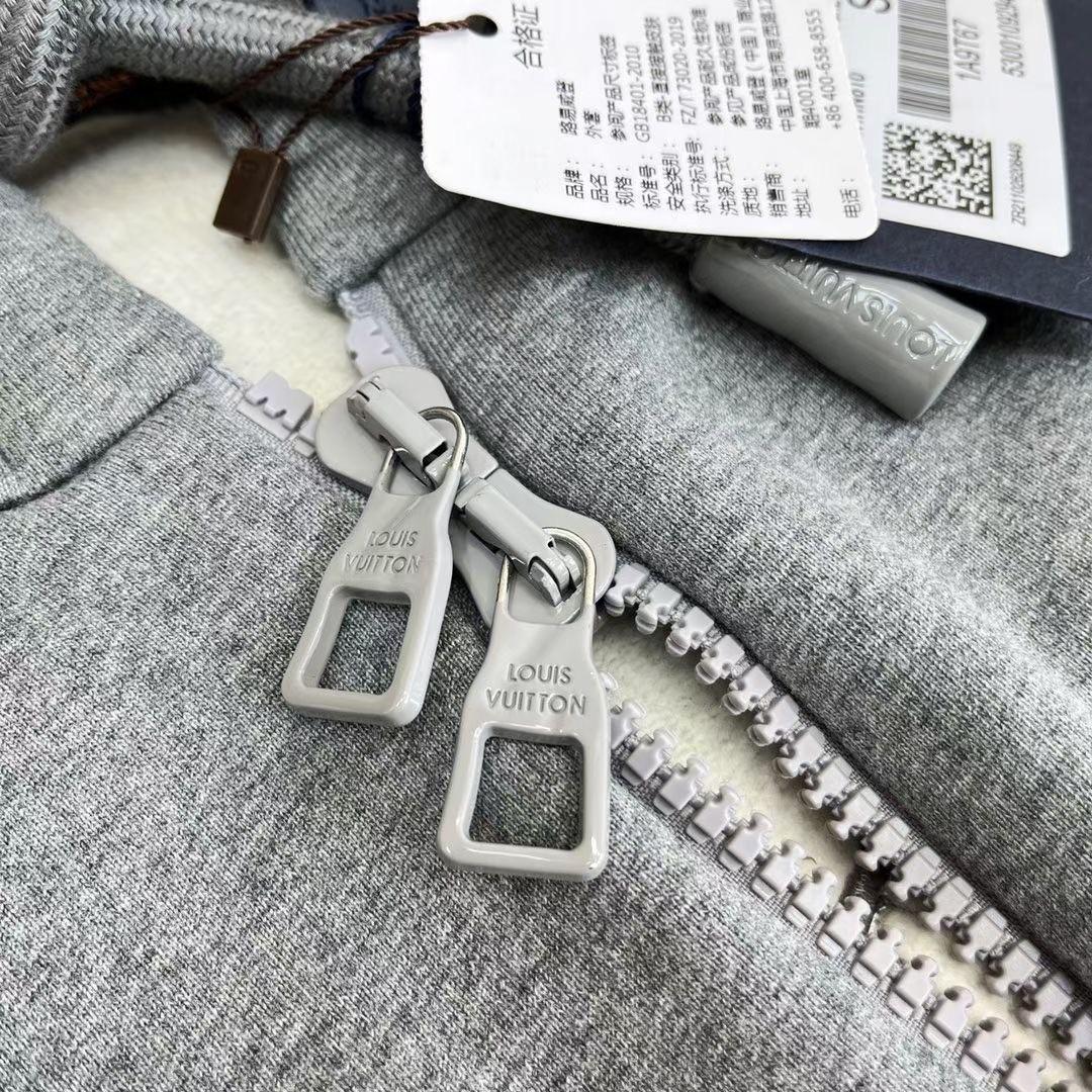 Louis Vuitton 3D LV Graffiti Embroidered Zipped Hoodie, Men's Fashion,  Coats, Jackets and Outerwear on Carousell