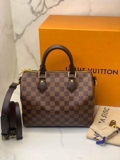(Category: ) located in . Submitted by authenticandluxury_bags (Listing ID 1181427100, Image 1). Description: .