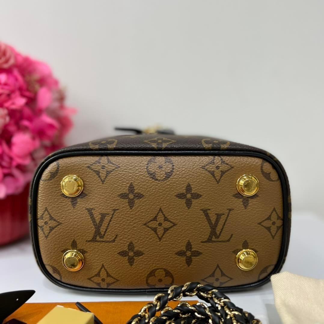 💕BNIB💕Louis Vuitton Vanity PM Reverse Monogram Bag, Luxury, Bags &  Wallets on Carousell