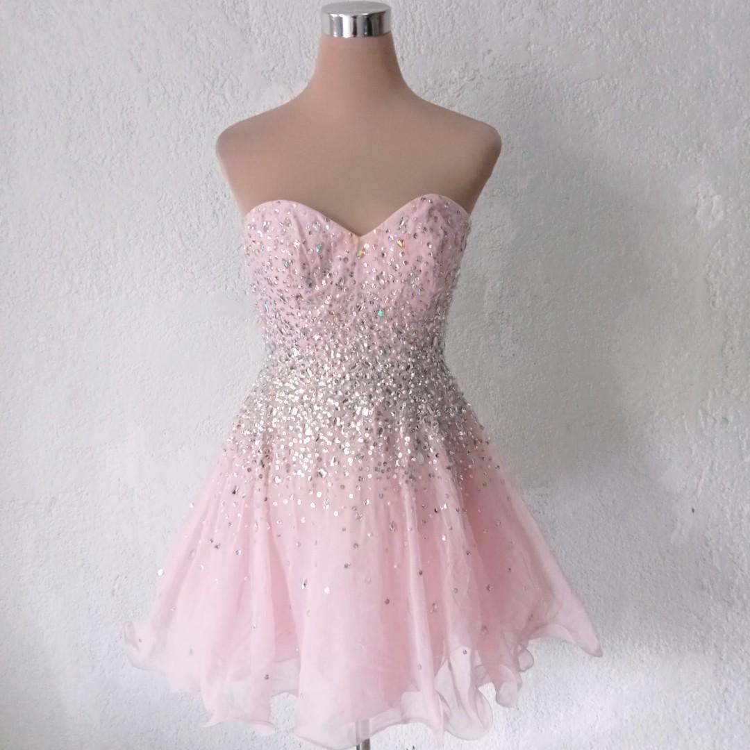 Debut store dress guest