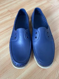 (Category: ) located in . Submitted by queenbeepreloved09 (Listing ID 1181333429, Image 1). Description: .