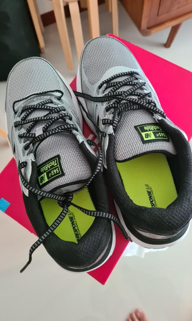 New balance comfort feature store