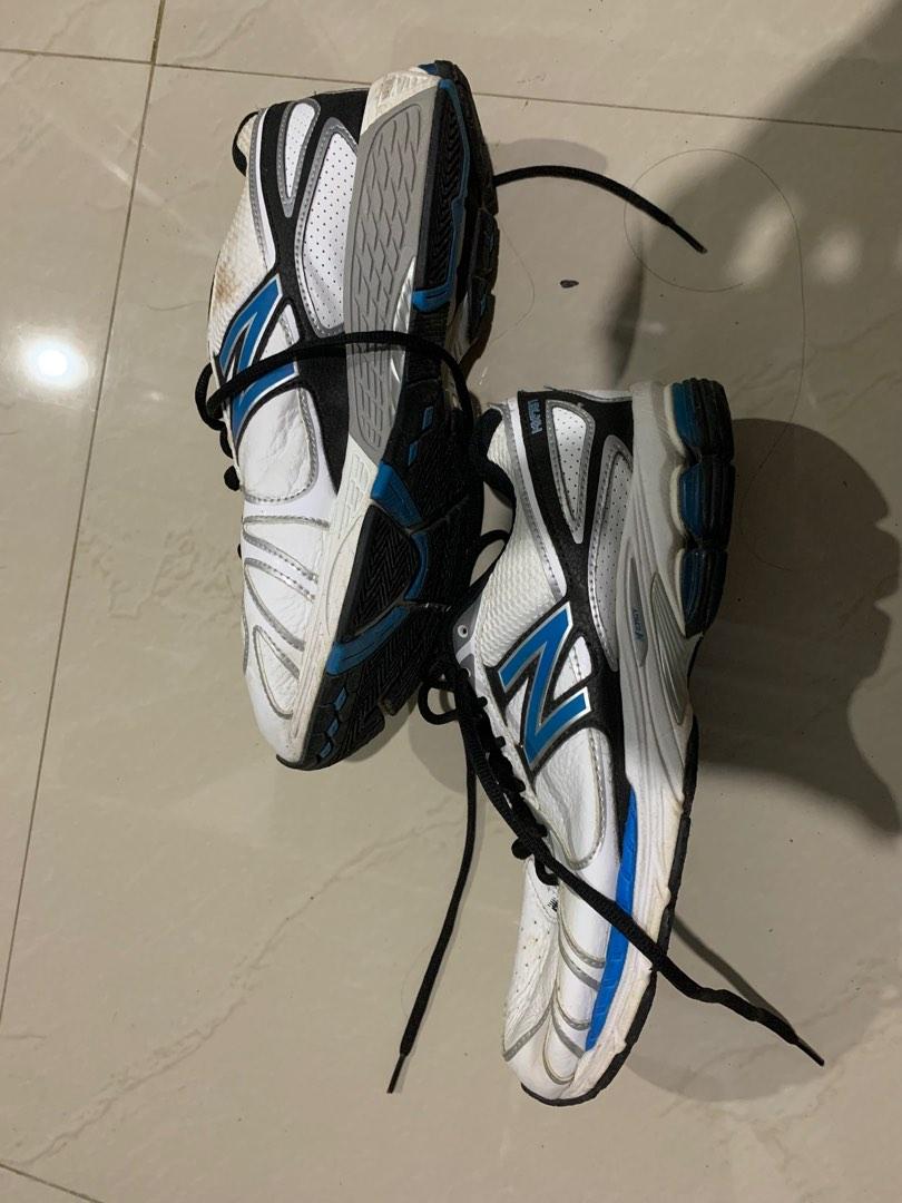 white new balance basketball shoes