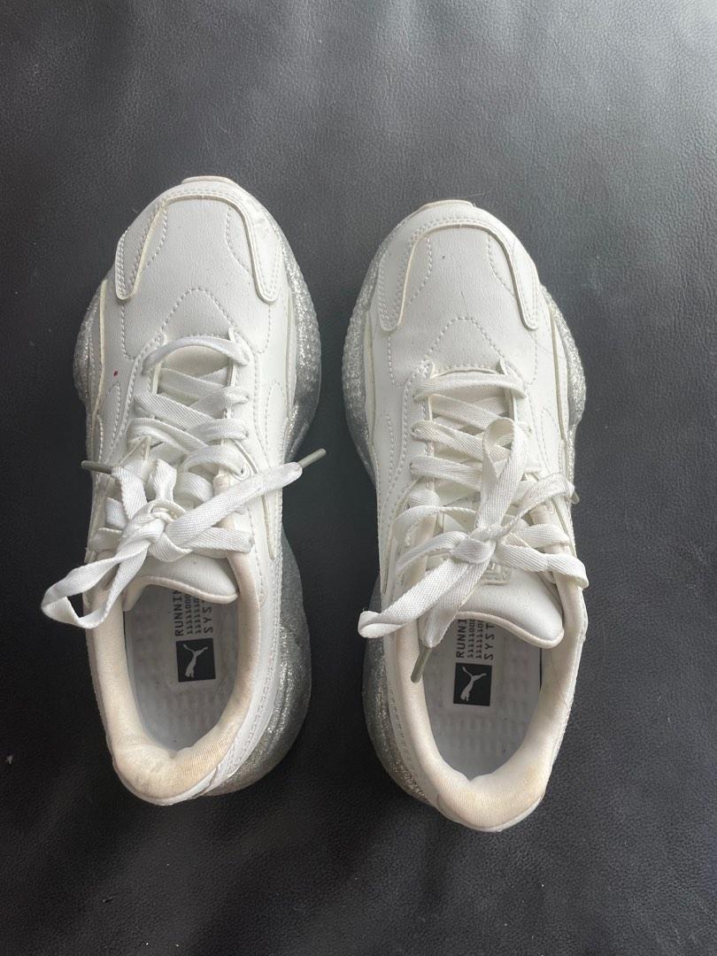 Glitter pumas best sale