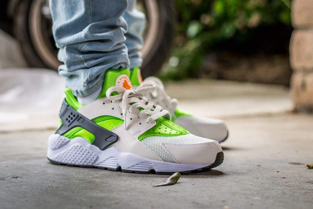 White and on sale green huaraches