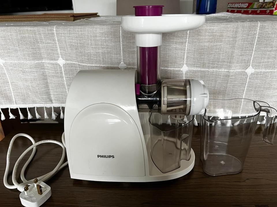 Philips cold hot sale pressed juicer