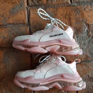 (Category: ) located in . Submitted by katrinaa20 (Listing ID 1181422113, Image 1). Description: .