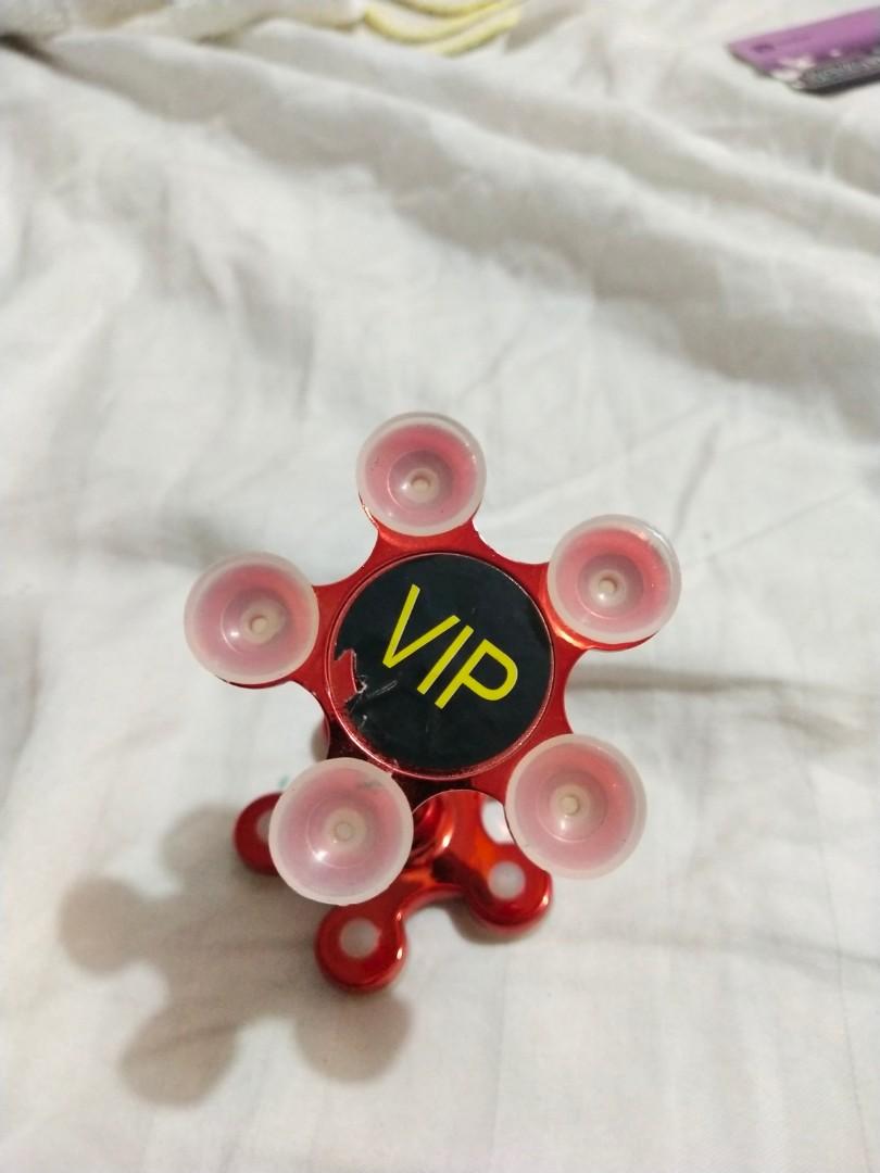 Red suction phone holder (Category: Mounts & Holders) located in Dipolog. Submitted by shikeloxespies (Listing ID 1181331662, Image 2). Description: RFS: need the money for my art supply POM: GCASH only.