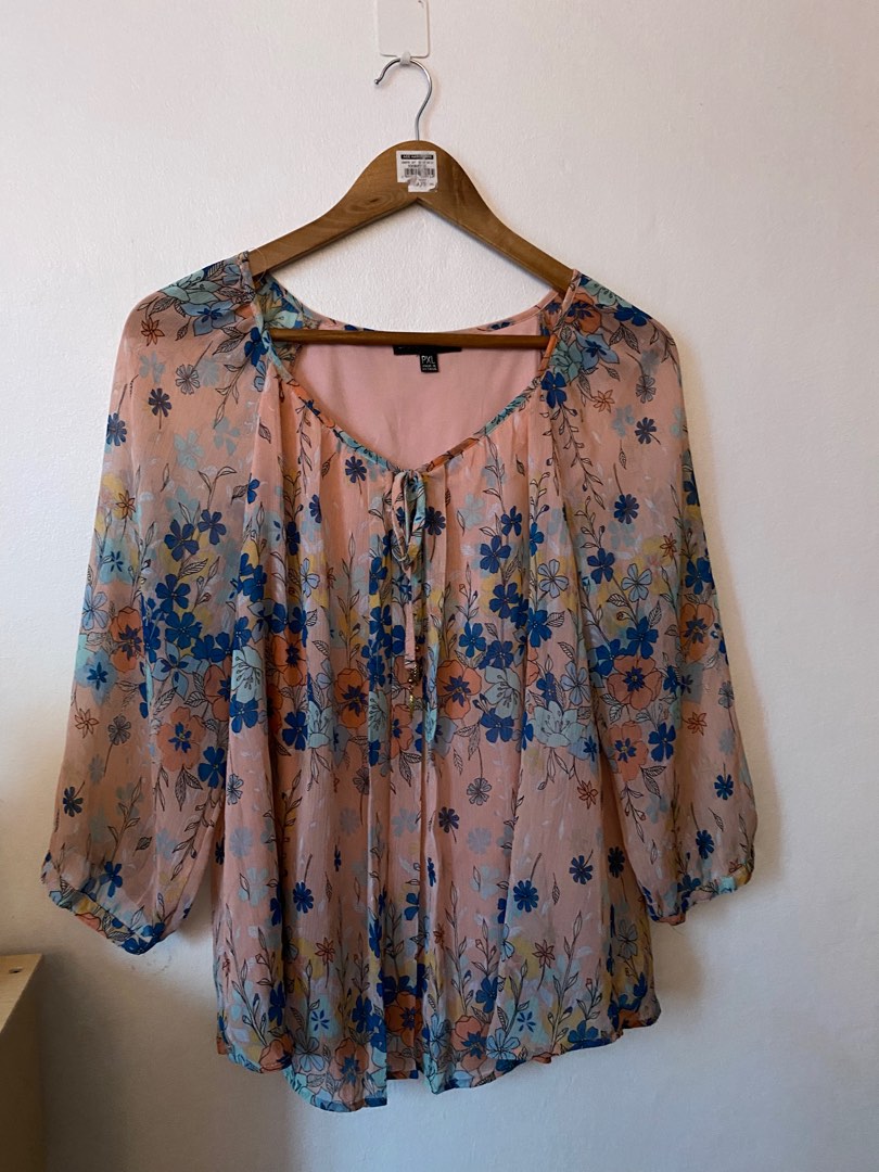 Sara Michelle, Women's Fashion, Tops, Blouses on Carousell