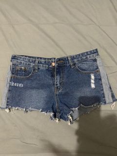 (Category: ) located in . Submitted by shopislif3 (Listing ID 1179953661, Image 1). Description: .